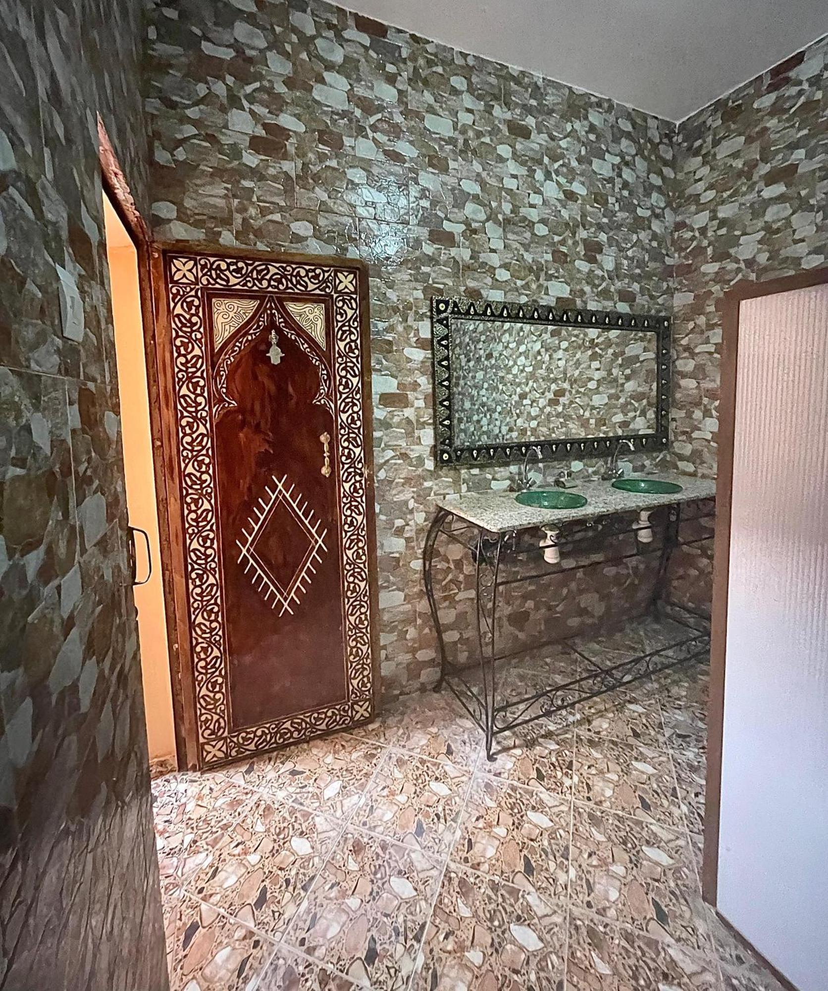 Hotel Dar Ilyana Ait Tiourhza Exterior foto